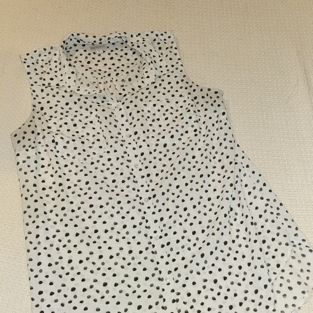 Merona white & black-spotted sleeveless blouse